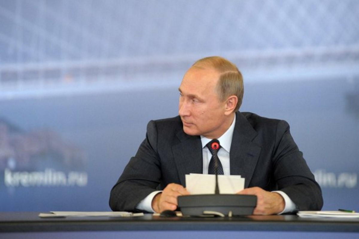 Россияне не увидели в стране культ личности Путина – опрос