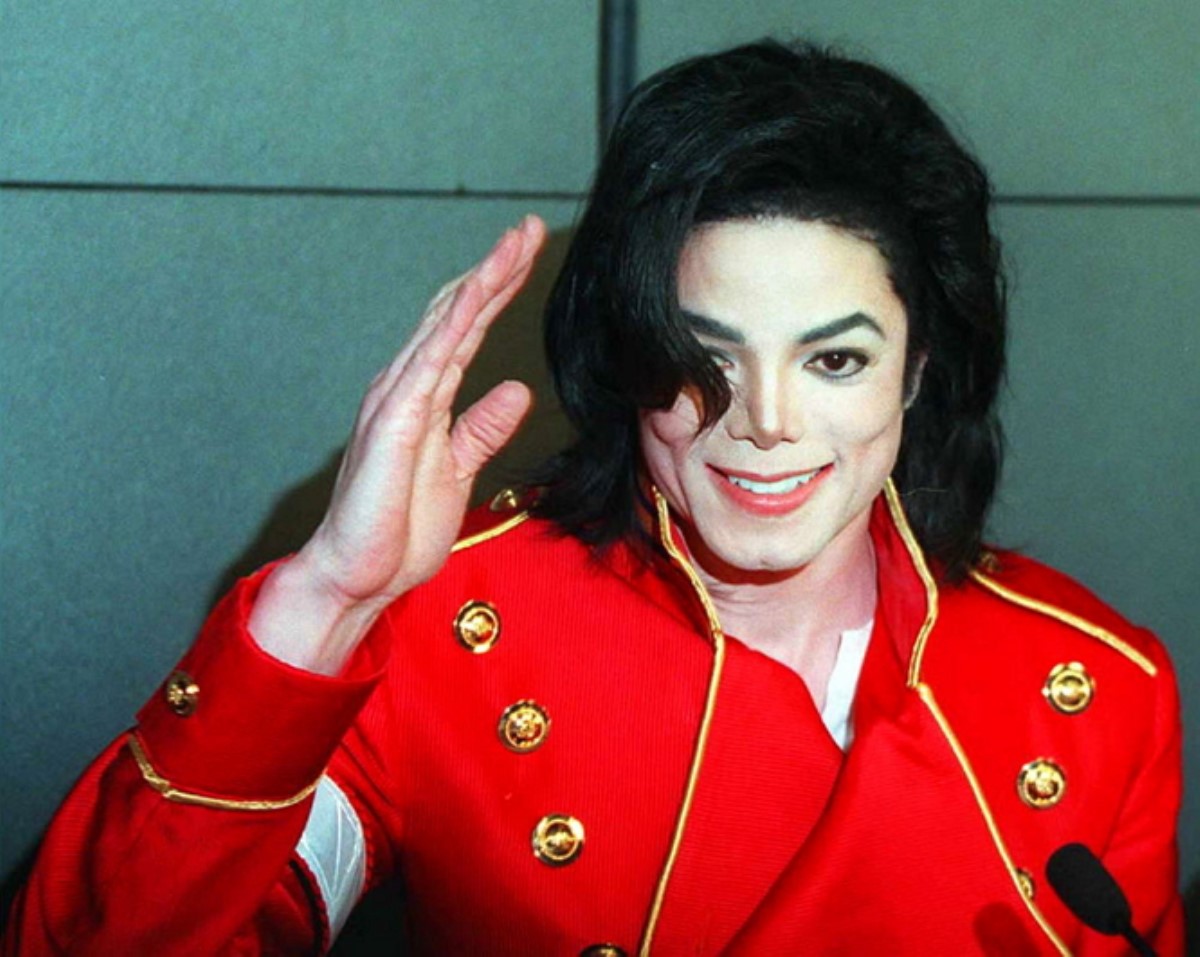 Майкл Джексон сумел заработать за последний год 140 миллионов долларов