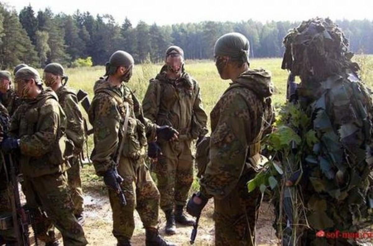 Террористов ЛНР к партизанской войне готовят офицеры ГРУ