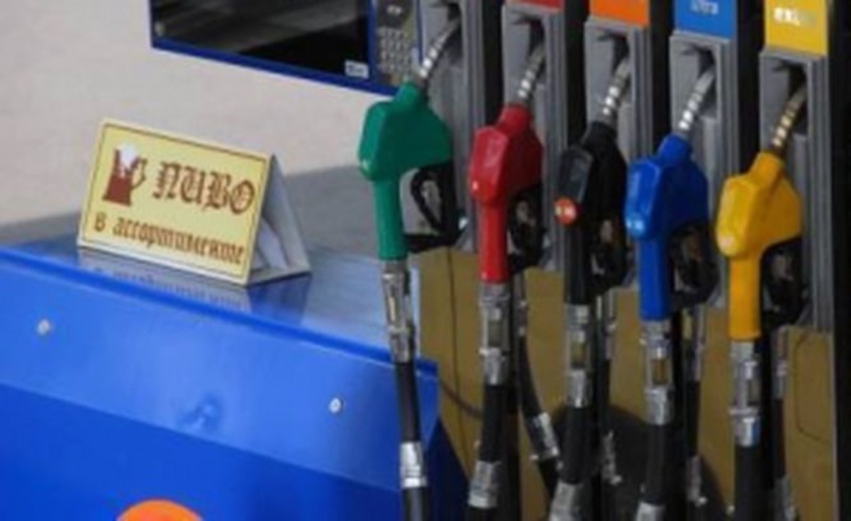 На всех АЗС Украины снизилась цена на бензин