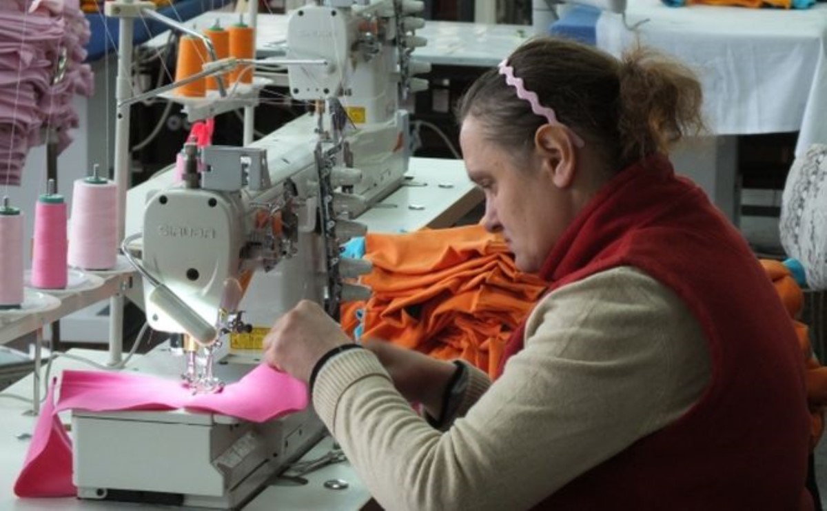 В Симферополе глухонемые не могут поделить швейную фабрику