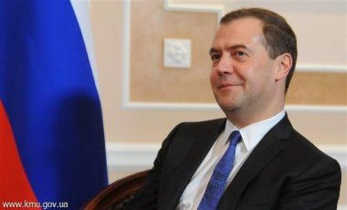 Медведев знает, как завлечь в Крым инвесторов