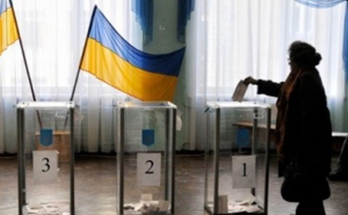 Милиция открыла 300 дел за нарушения на выборах
