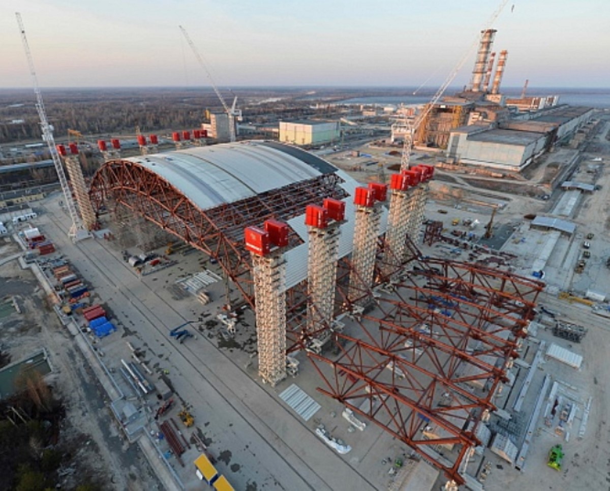 На Чернобыльской АЭС строится новое «Укрытие»