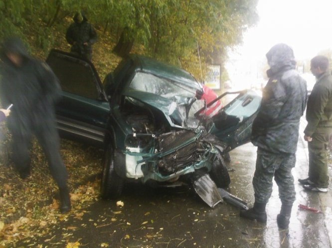 В Киеве военный грузовик протаранил иномарку