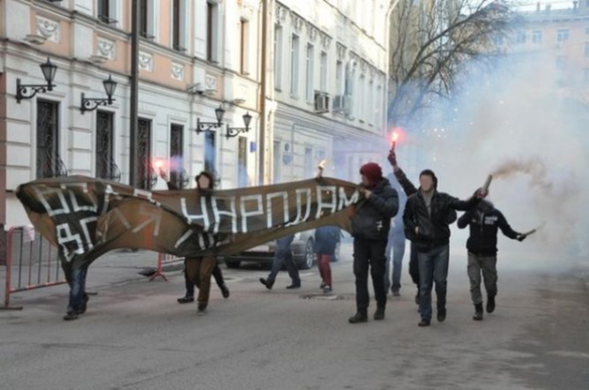В Москве сожгли флаг «Новороссии»