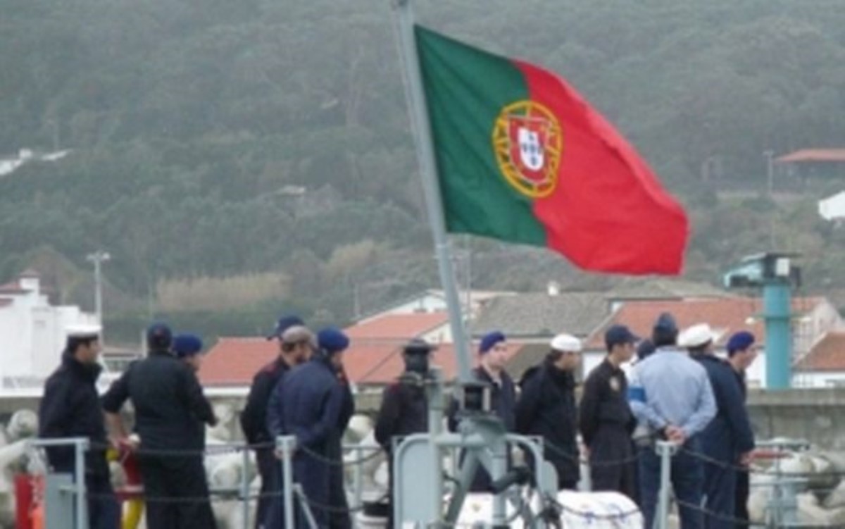 Военные Португалии перехватили российское судно