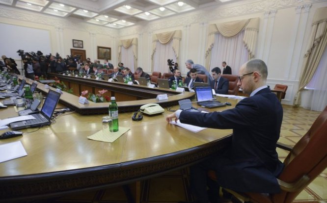 Яценюк не будет отключать «ДНР» и «ЛНР» от газа и электричества