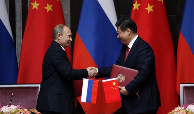 В России предложили завозить в покинутые деревни китайцев
