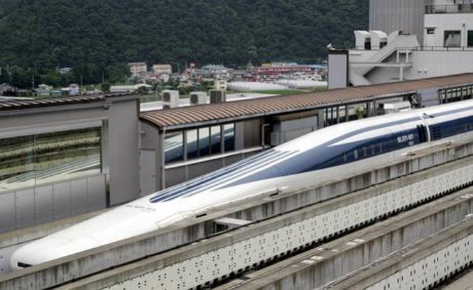 В Японии поезд на магнитной подушке разогнался до 500 км/ч с пассажирами