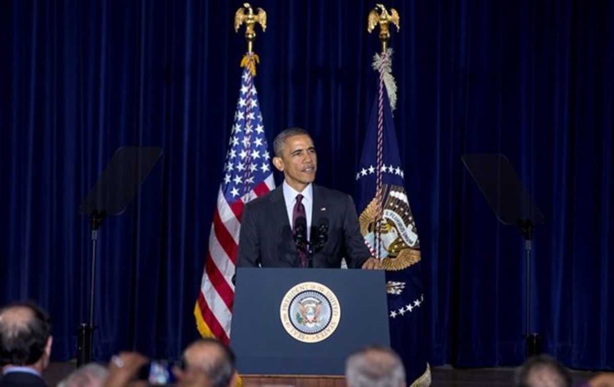 Обама попросил у конгресса денег на борьбу с Эболой