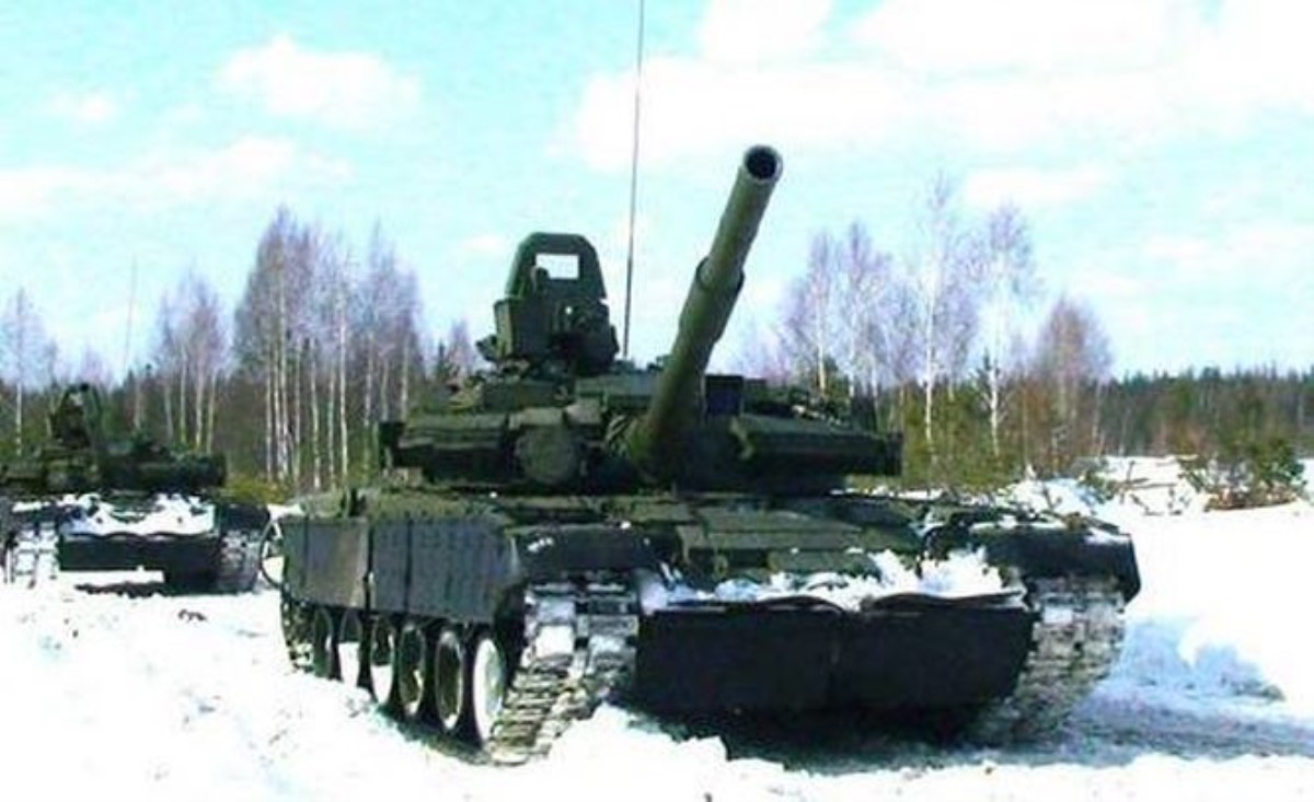 Через Макеевку и Луганск проехали колонны военной техники