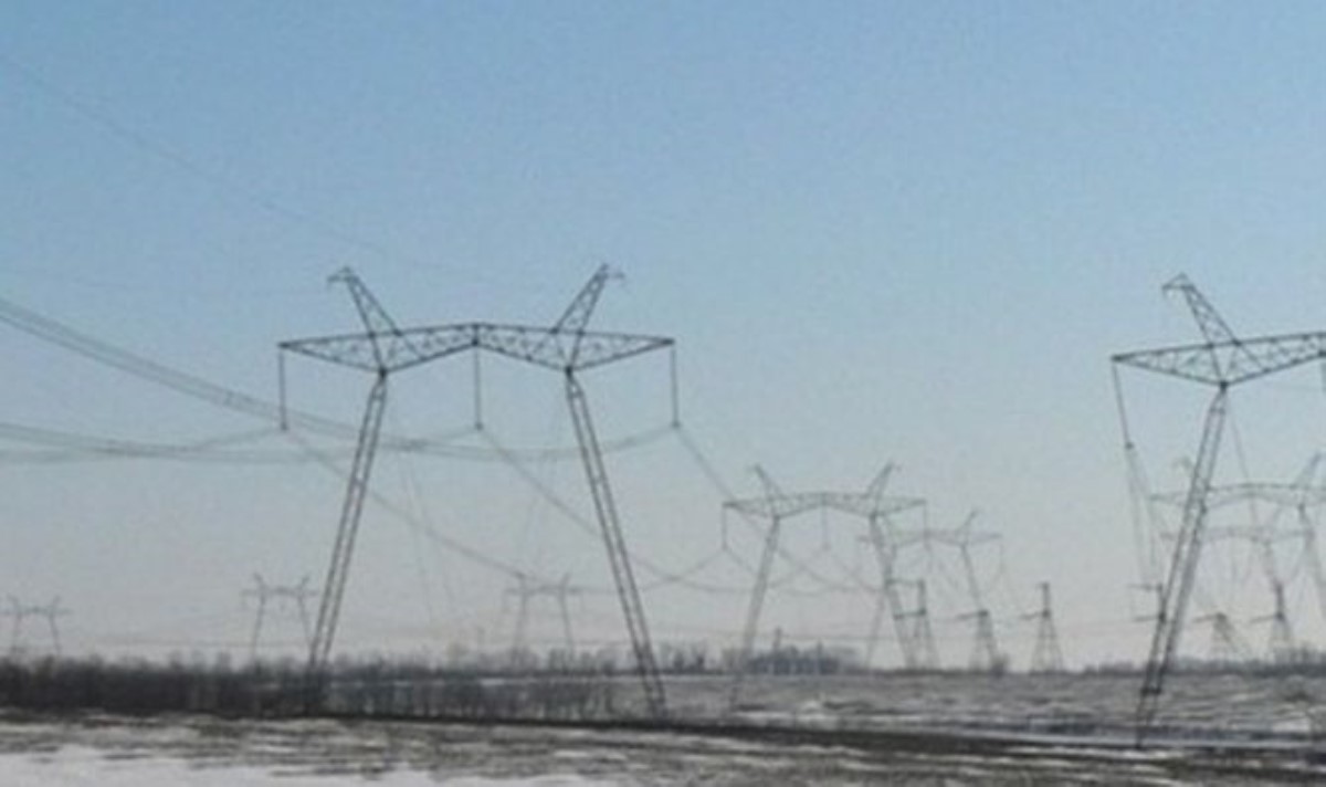Правительство позволило временный импорт электроэнергии из РФ