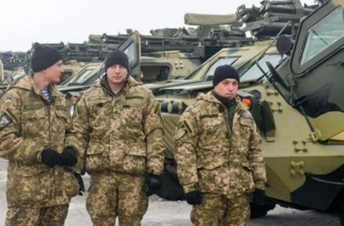 Сейчас армии больше всего нужны пулеметчики, водители БТР и танкисты - Шкиряк