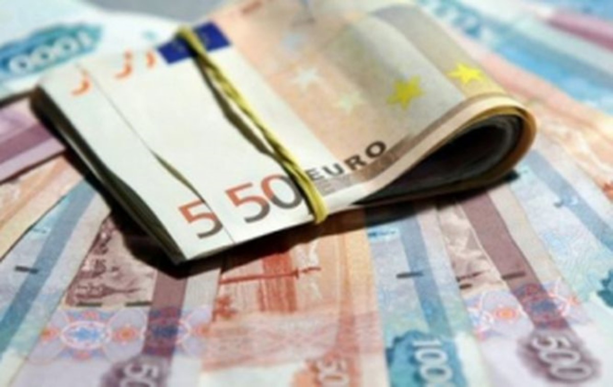 НБУ понизил курс рубля и евро