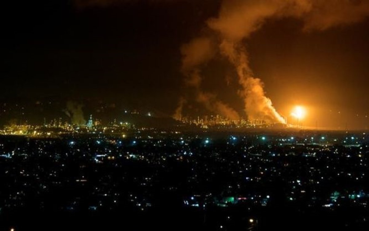 Пожар в США: горит нефтезавод Chevron