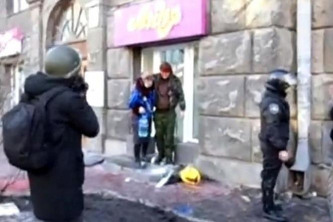 В сети появилось новое видео, которое снимал ВВшник 18 февраля на Институтской