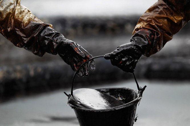 Эксперт спрогнозировал падение стоимости нефти до $50 в начале следующего года