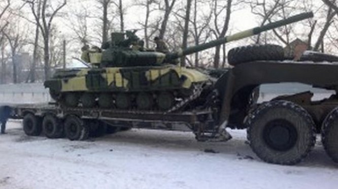 Харьковский бронетанковый завод передал первую партию танков для АТО