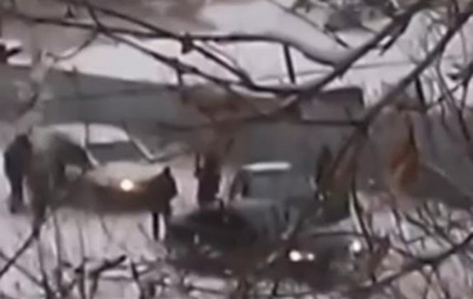 В Донецке средь бела дня похитили семью вместе с машиной