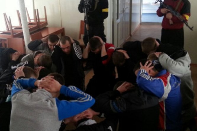 Порошенко поручил СБУ освободить всех заложников до 25 декабря
