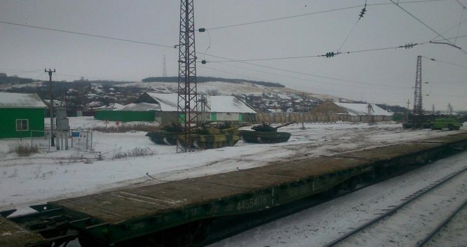 В часе езды от украинской границы замечены российские танки