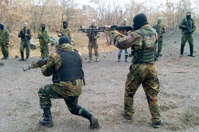В «ДНР» по-прежнему отказываются отводить тяжелое вооружение
