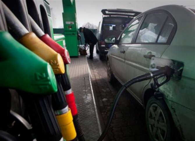 На АЗС резко упали продажи бензина