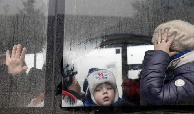 Количество внутренних переселенцев в Украине превысило миллион человек
