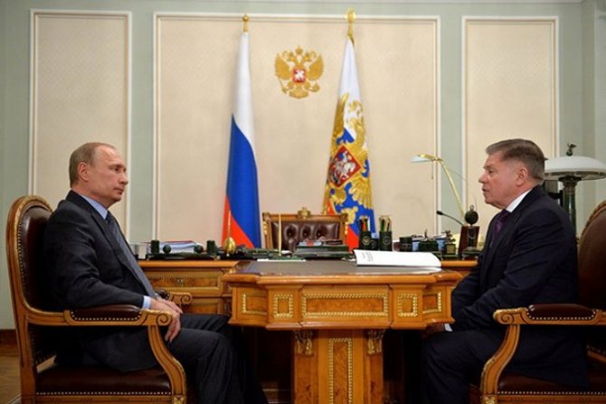 Кремль показал свежие фото Путина