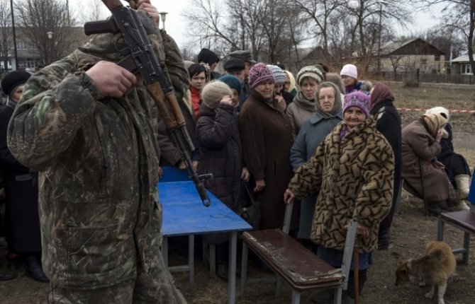 Боевики не пускают на Донбасс гуманитарные конвои от Украины - Порошенко