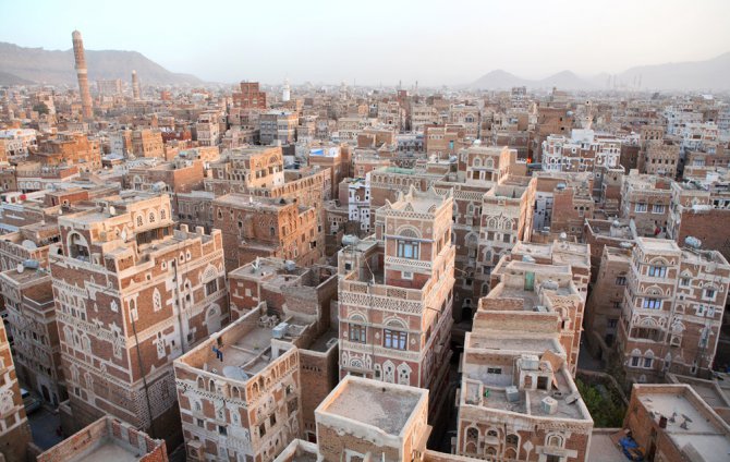 Взрывы в мечетях Йемена унесли жизни как минимум 80 человек