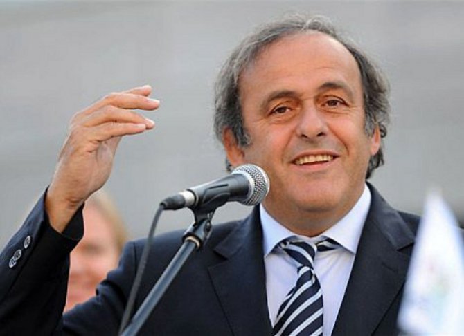 Платини переизбран главой УЕФА на третий срок