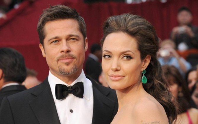 Анджелина Джоли взяла фамилию мужа Брэда Питта