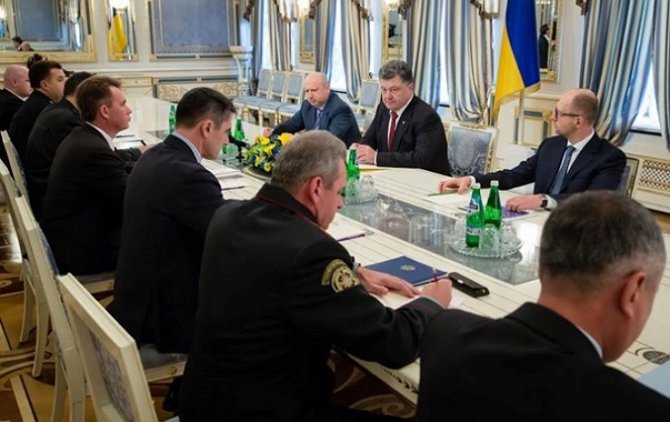 Порошенко провел совещание с руководителями силовых ведомств