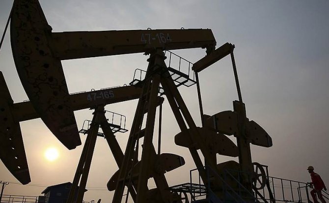 Цены на нефть снизились до $56 за баррель