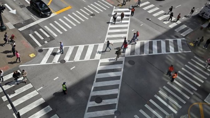 В России разрешили диагональные пешеходные переходы