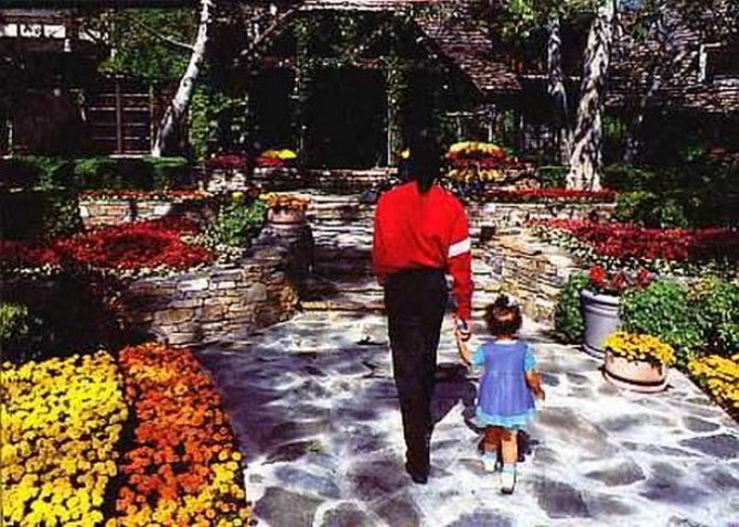 Калифорнийское поместье Майкла Джексона продают за $100 млн