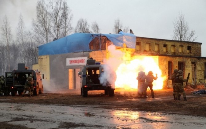 В России внутренние войска отработали задачи, схожие с событиями во время Майдана в Киеве