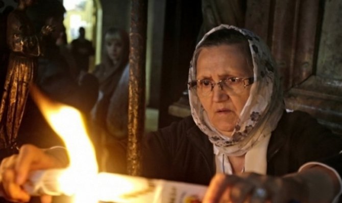 В Киев из Иерусалима в субботу доставят Благодатный огонь