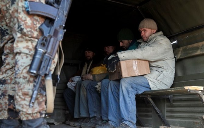 В плену боевиков остаются около 300 украинских военных