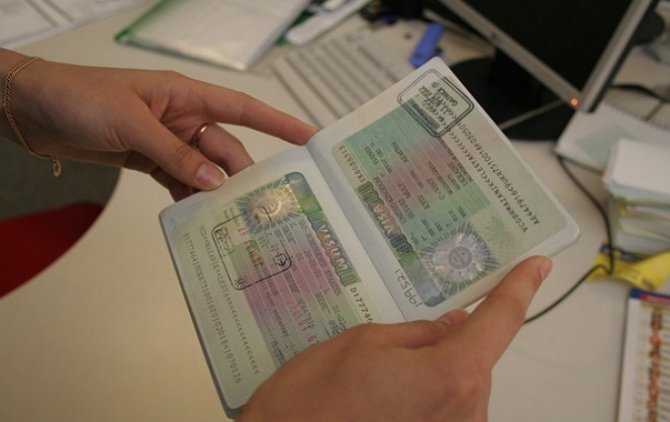 Границу ЕС за год пересекло рекордное количество граждан Украины