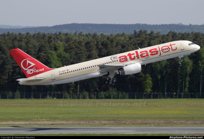 Турецкий лоукостер Atlasjet открывает почти 30 рейсов из Украины