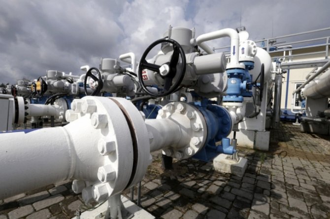Яценюк поручил ежемесячно пересматривать тарифы на газ