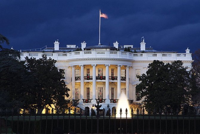 В США неизвестный ночью залез в Белый дом