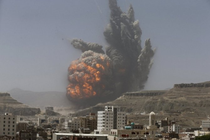 По ракетной базе в Йемене арабская коалиция нанесла авиаудар