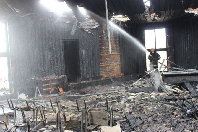 На Киевщине сгорел пост ГАИ
