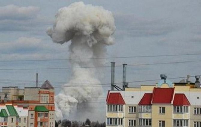 В российском Орле взрыв склада пиротехники повредил более 50 частных домовладений