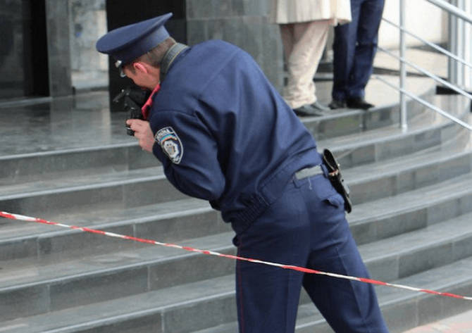 В Николаеве возле банка обрасстреляли женщину и украли 7 млн грн