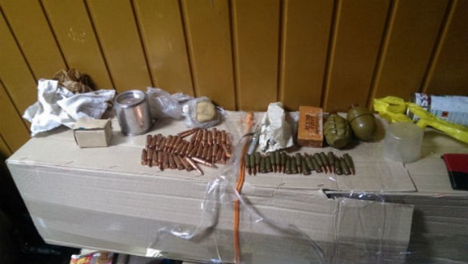 В Киеве на вокзале милиция изъяла арсенал боеприпасов